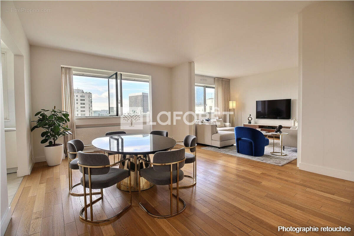 Appartement à COURBEVOIE