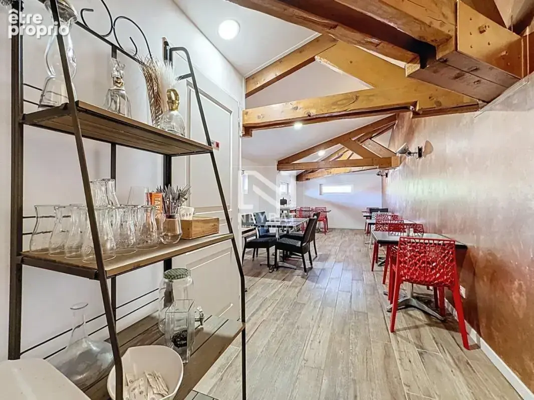 Photo Commerce à Saint-Raphael au prix de 144 000€