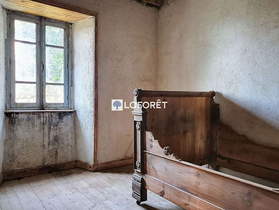 Maison à SAINT-PRIVAT-DU-FAU