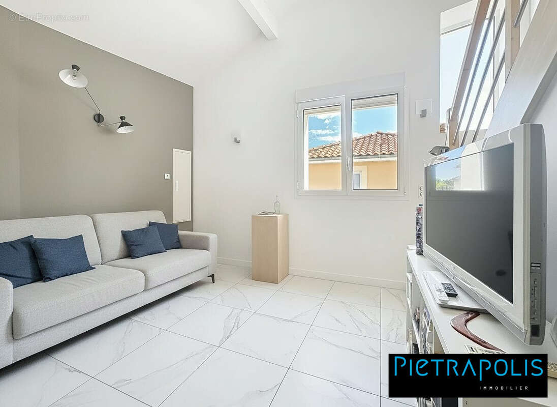 Appartement à REYRIEUX