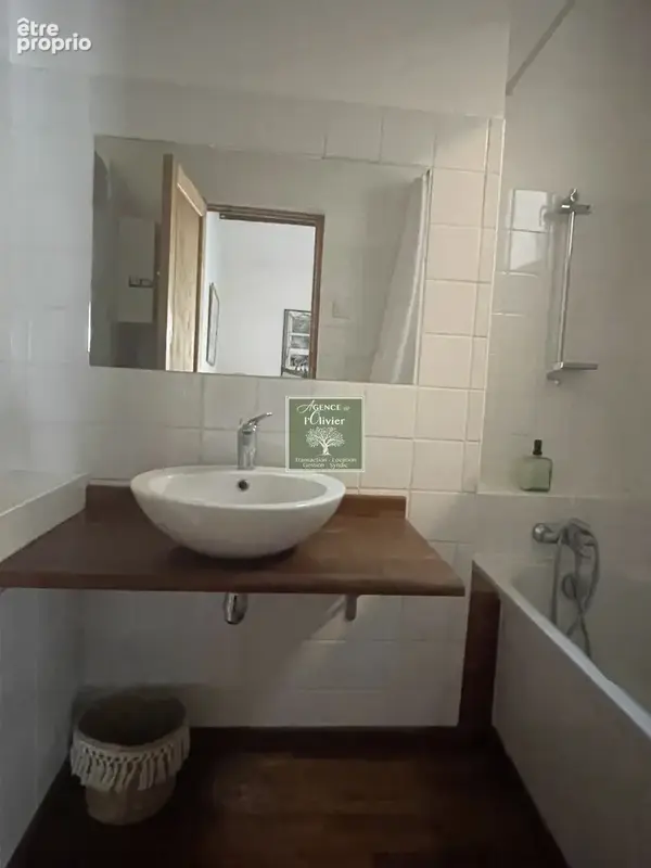 ARLES - Maison de ville 124 m2-3/4 chambres - photo 9