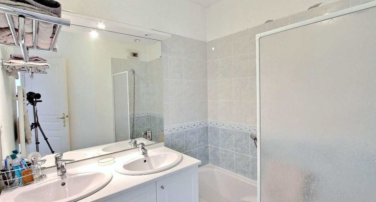 Appartement à LE LUC