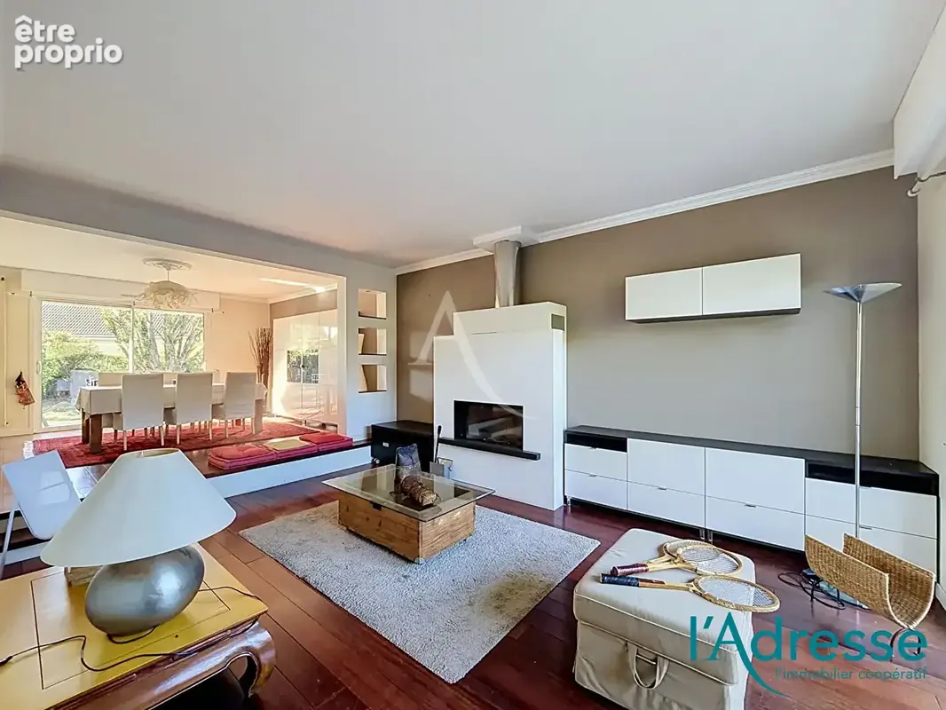 CHANGE - proche centre ville - Maison de 161 m² - 4 chambres - bureau - terrain clos - photo 5