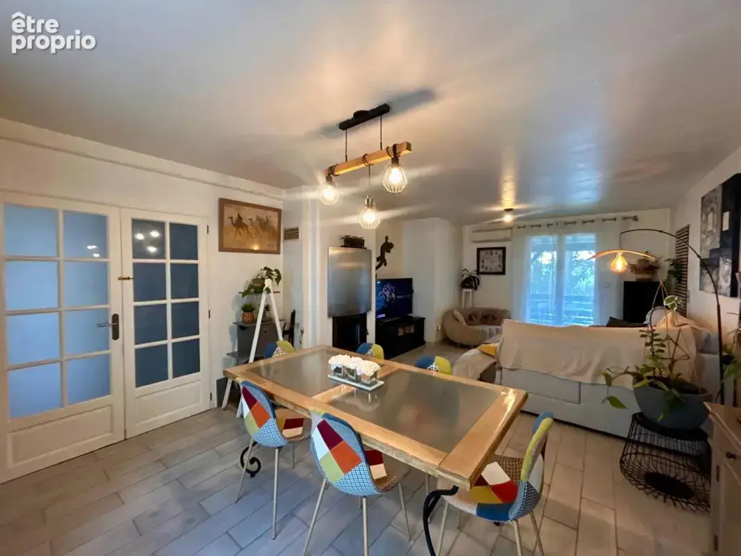 A vendre, maison familiale de plain-pied de 181 m² a Mensignac 24350 - photo 4