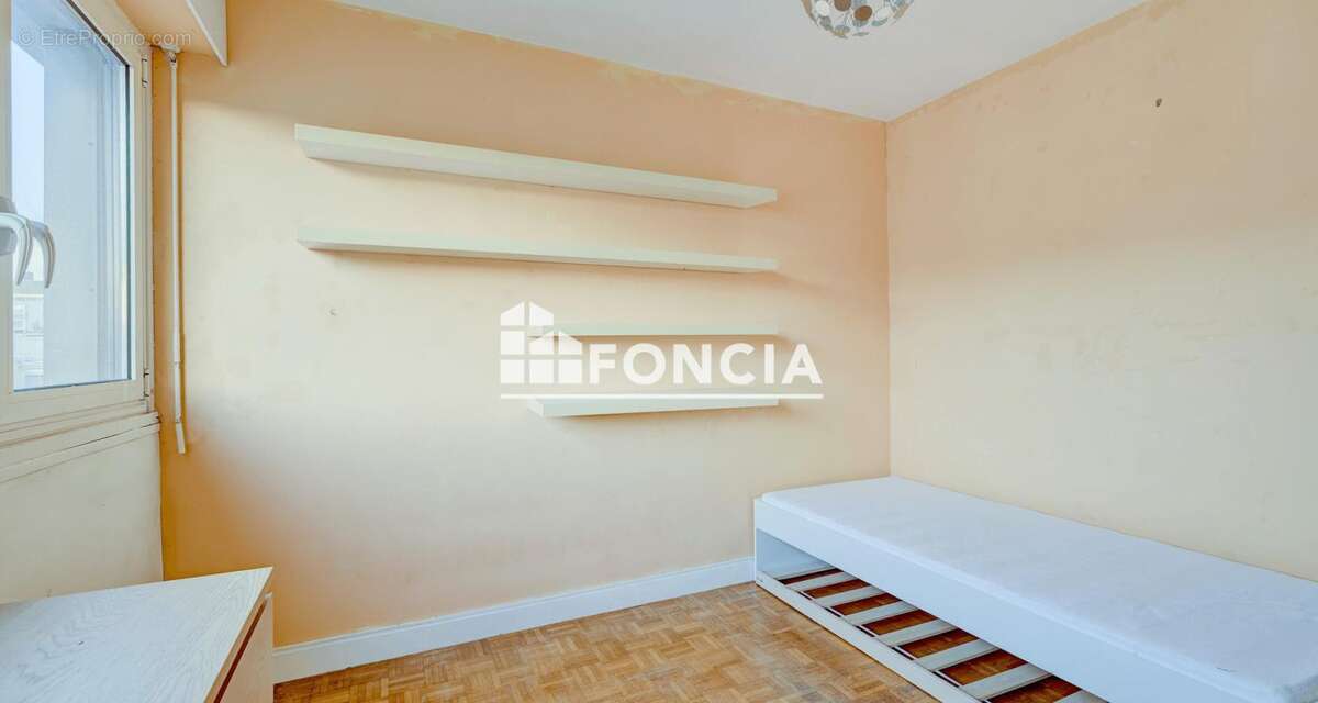 Appartement à ISSY-LES-MOULINEAUX