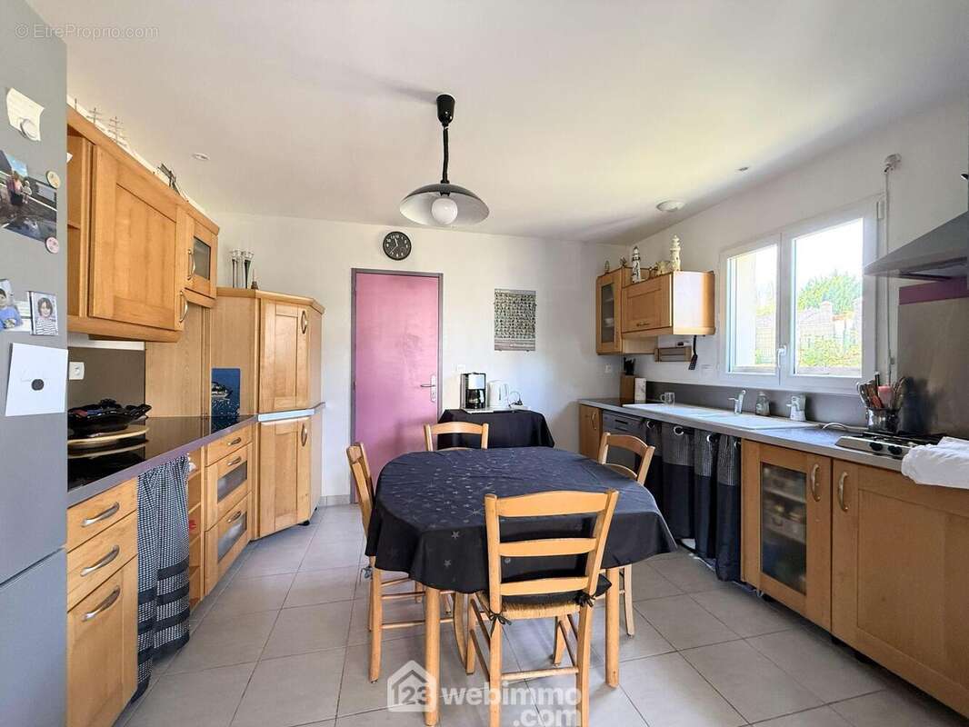 Maison 151 m² à Tredrez-Locquemeau  - photo 8