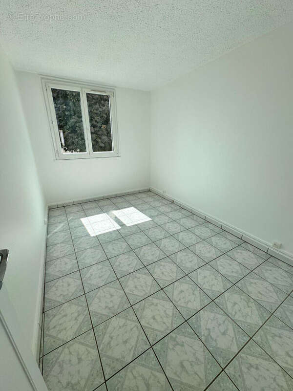 Appartement Crosne 3 pièce(s) 54,30 m2 - photo 5
