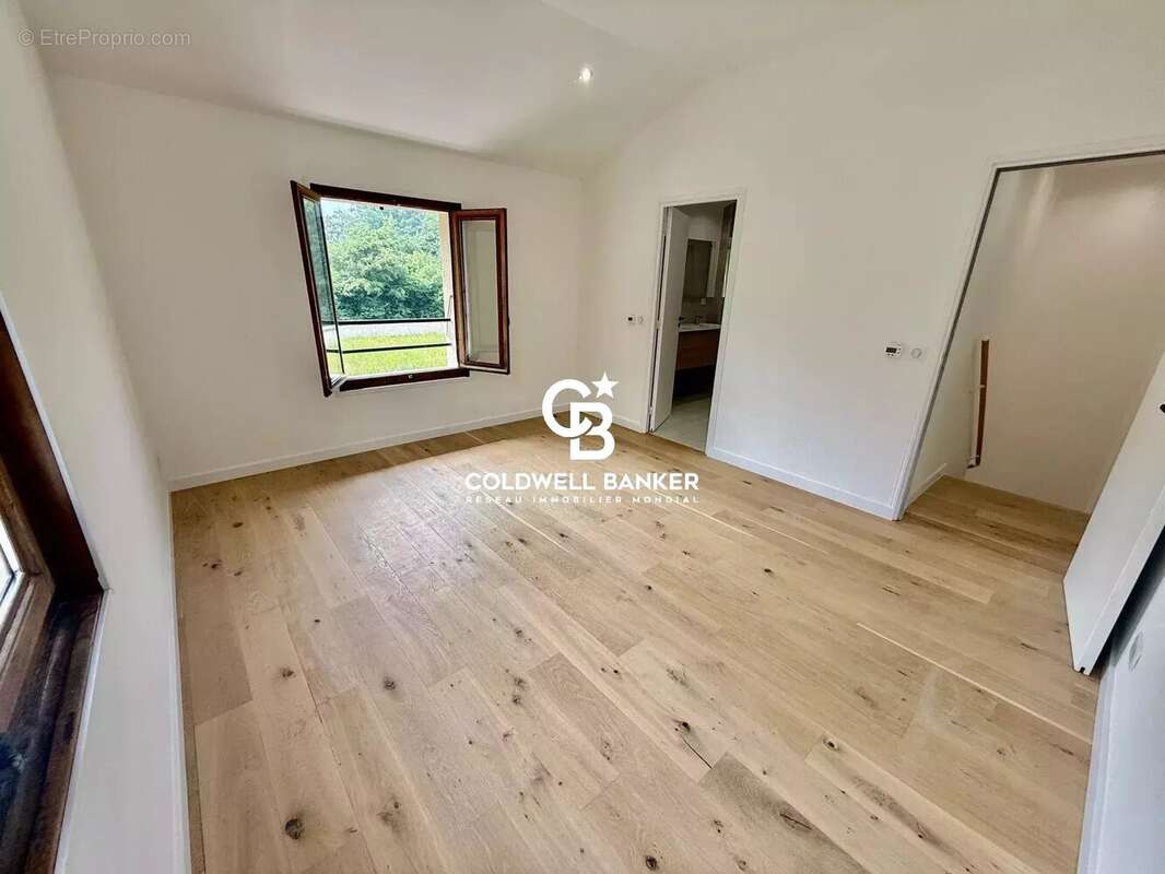 Maison à PREVESSIN-MOENS