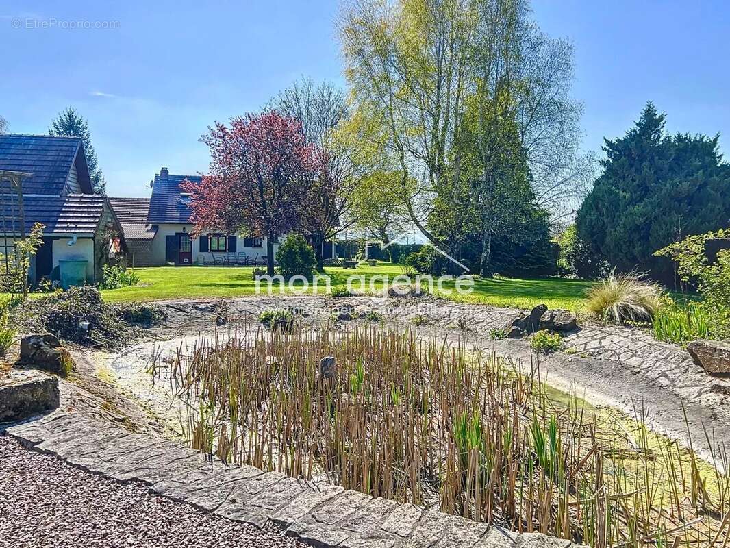 Maison à MESNIL-MAUGER