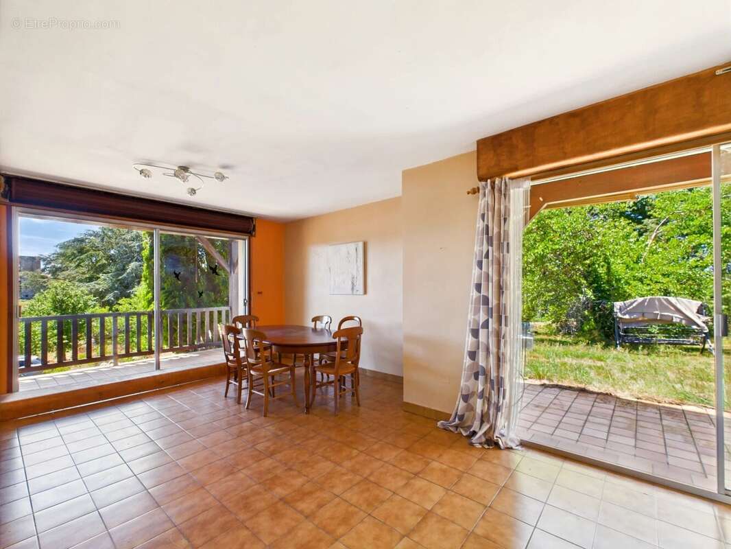 Maison spacieuse avec jardin et garage – en bordure de village - photo 4