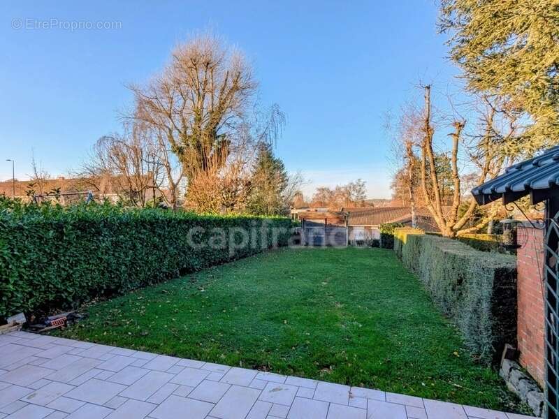 Maison à NEUVILLE-EN-FERRAIN