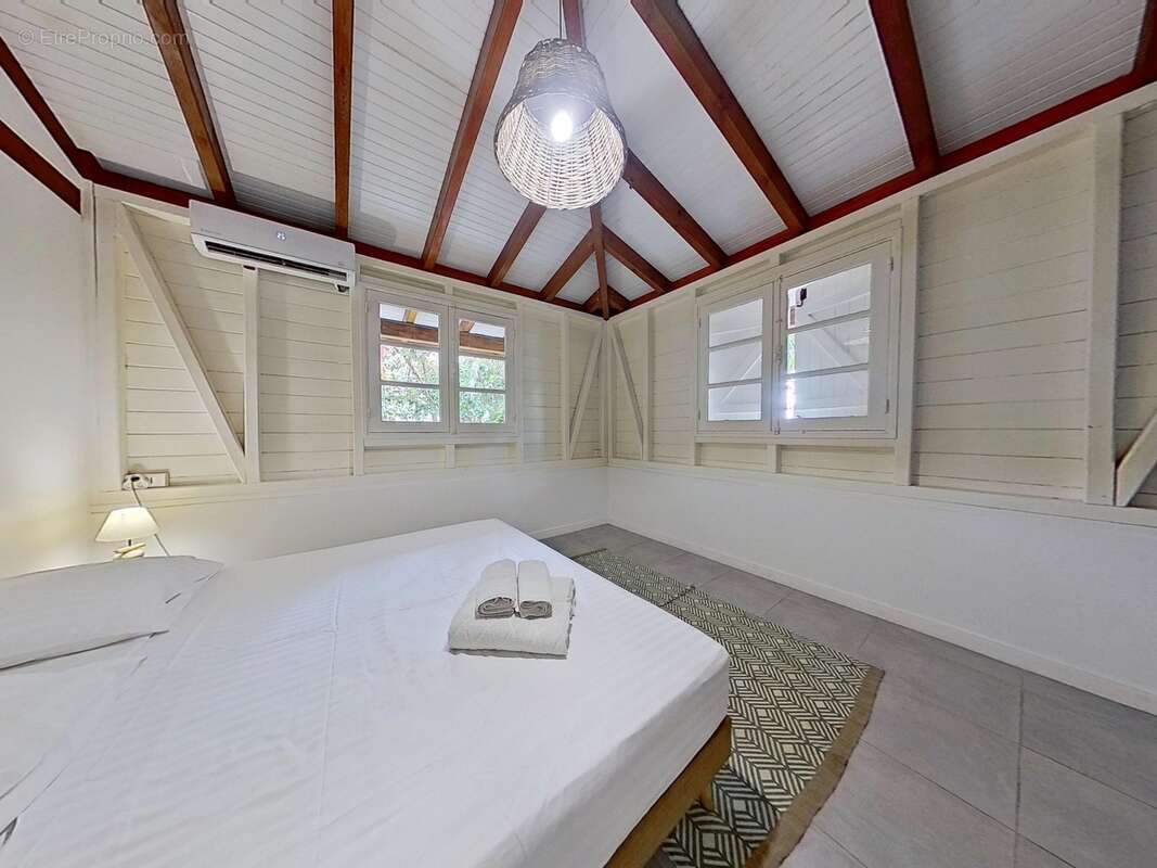 LES TROIS ILETS VILLA P6 bis -165 m² Hab / - Terrain de 986 m² - Piscine - Plain pied - A Vendre Martinique (972) - photo 16