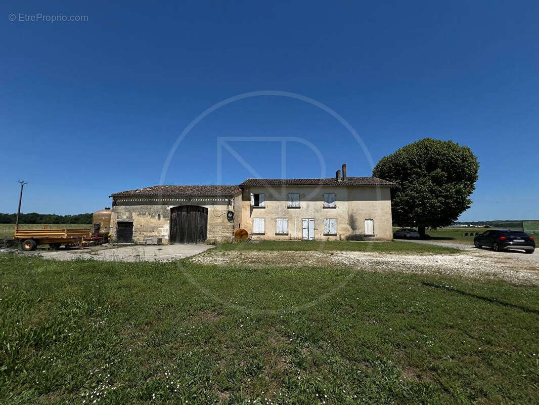 Maison à SAINT-EMILION