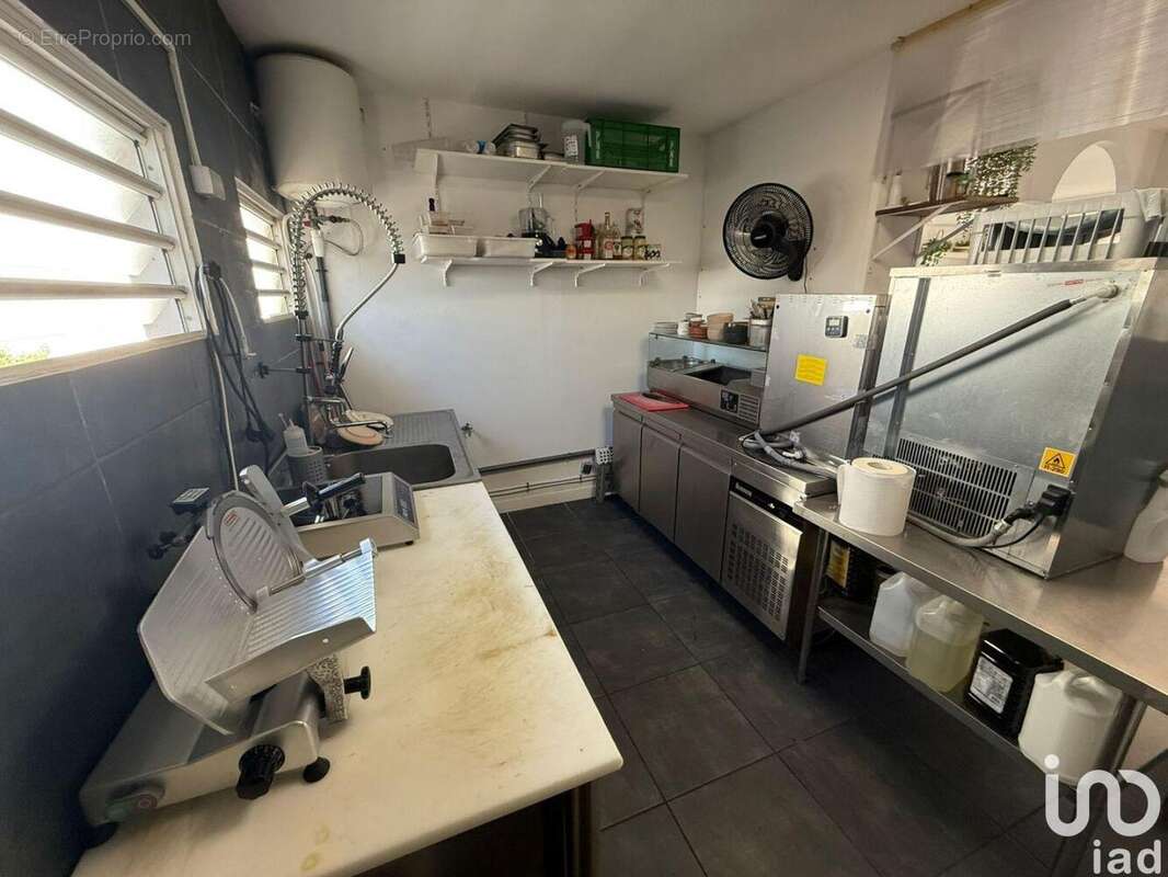 Photo 3 - Commerce à SAINT-PIERRE