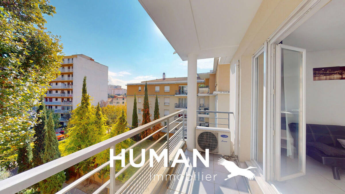 Appartement à MARSEILLE-4E