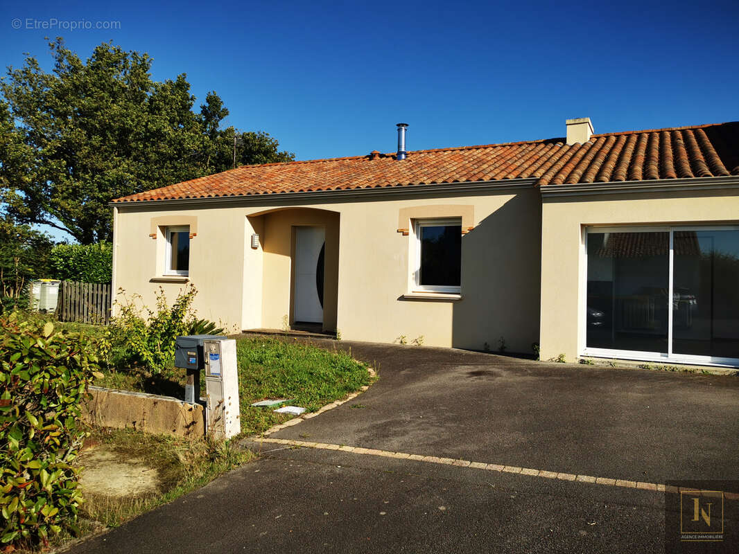 Maison à BOUAYE