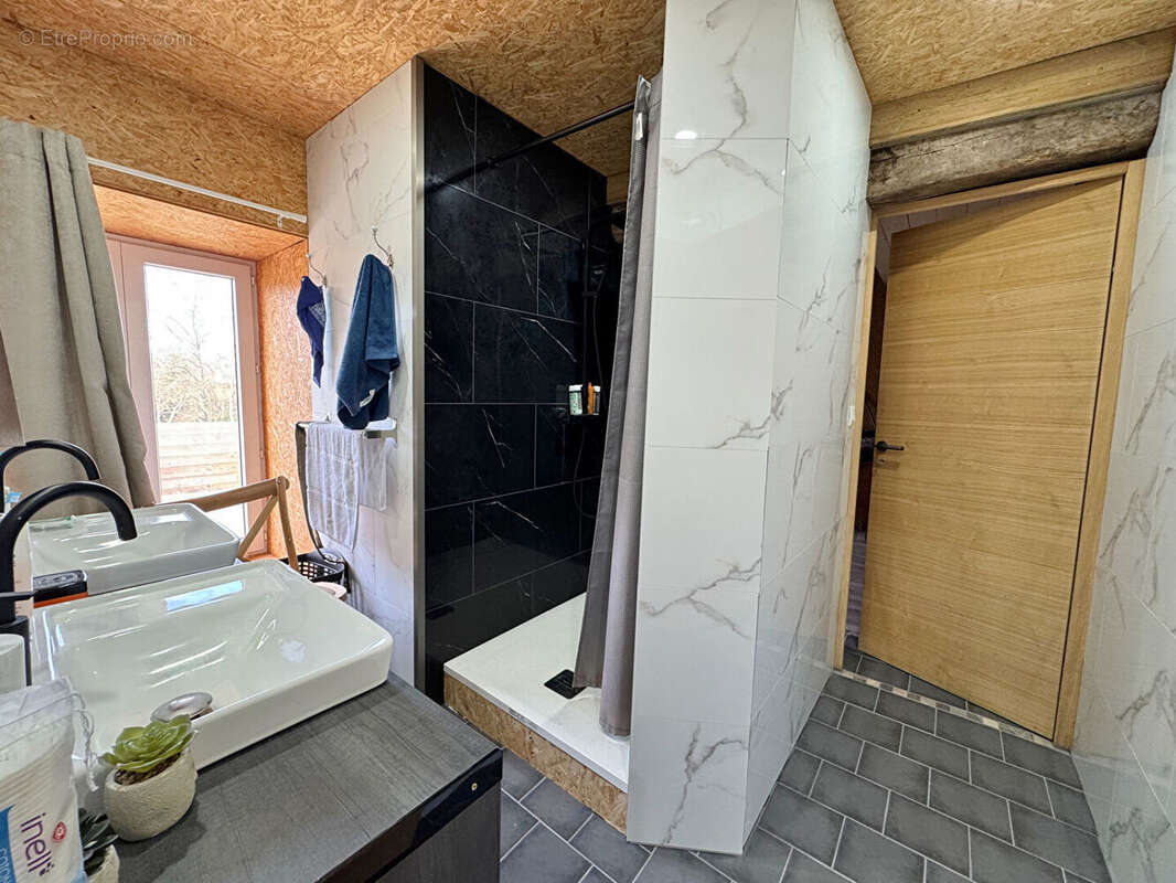 Appartement à L'ETANG-BERTRAND