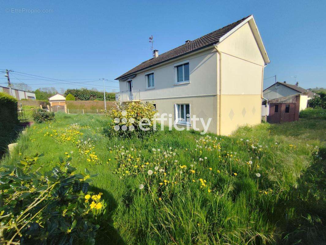 Maison à SAINTE-GAUBURGE-SAINTE-COLOMBE