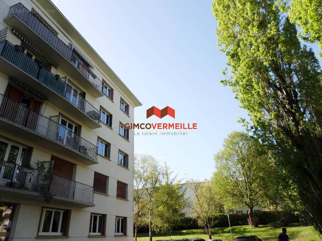 Appartement à LA CELLE-SAINT-CLOUD