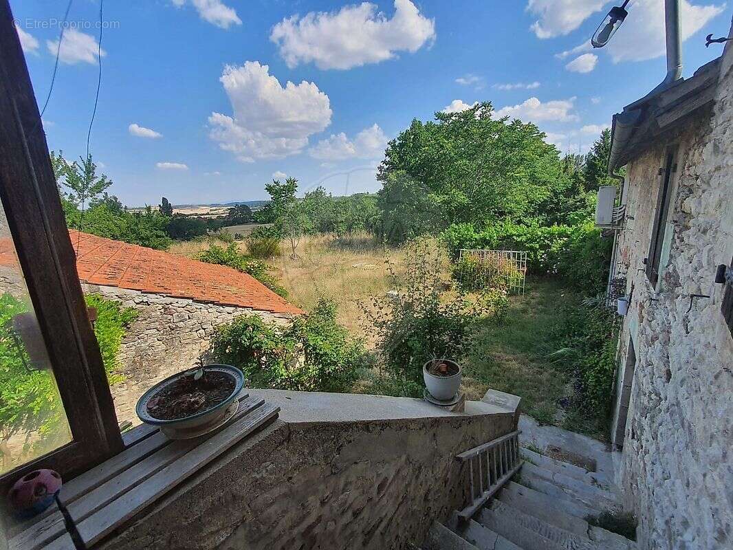 Maison à BELLENAVES