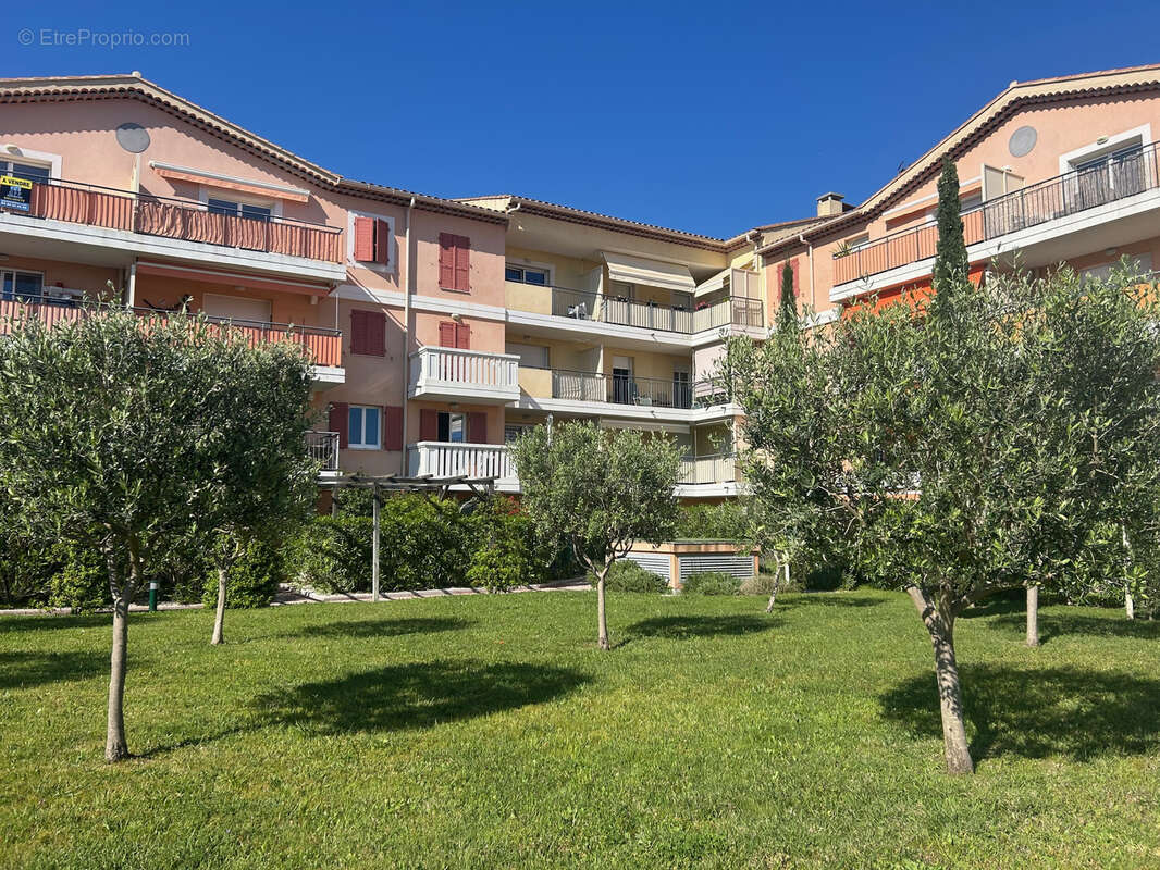 Appartement à BORMES-LES-MIMOSAS