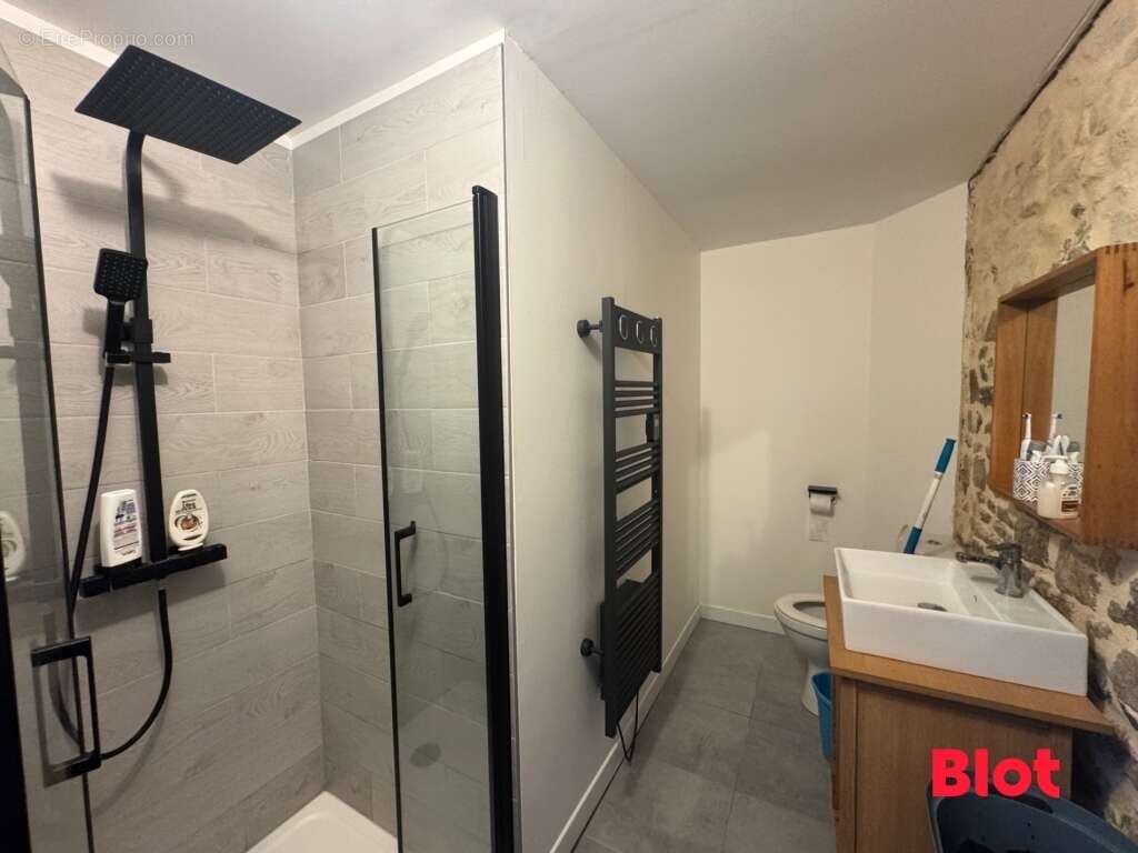 Appartement à LOUVIGNE-DE-BAIS