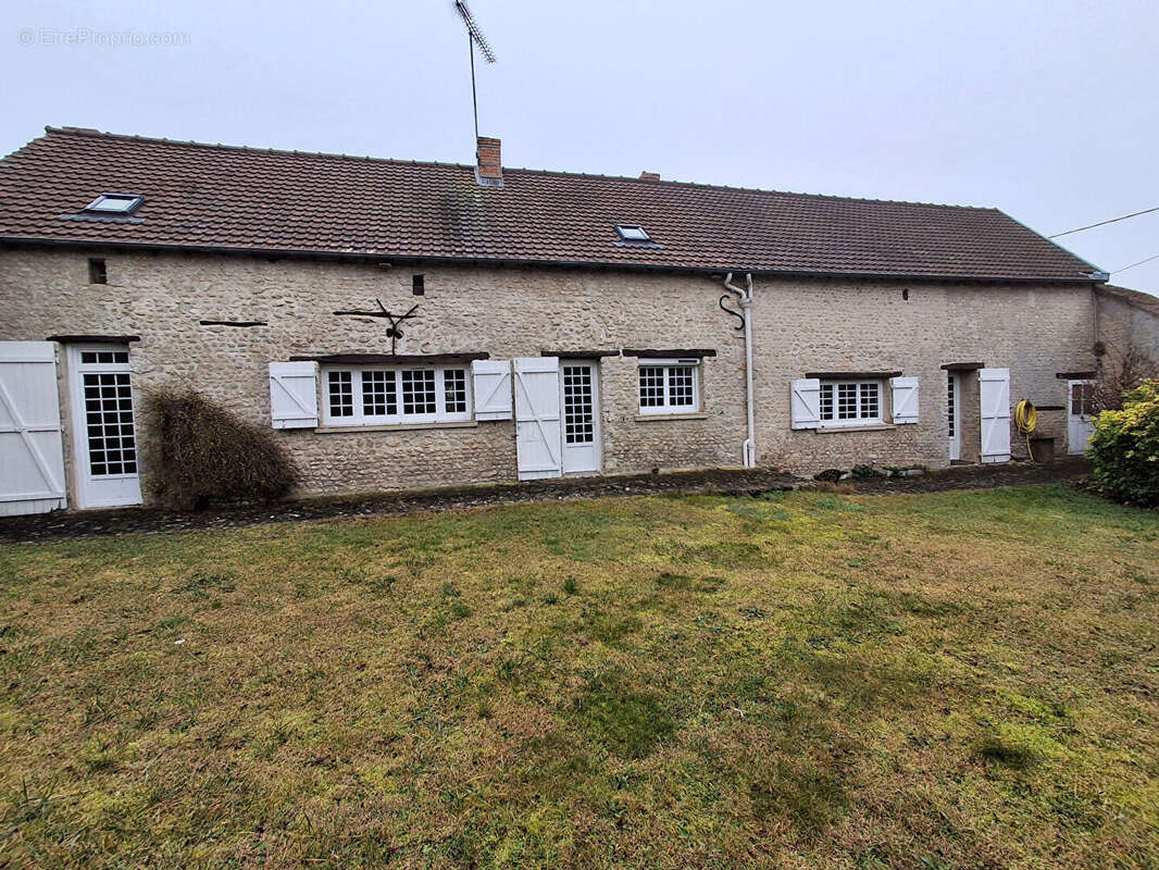 Maison à AUTRUY-SUR-JUINE