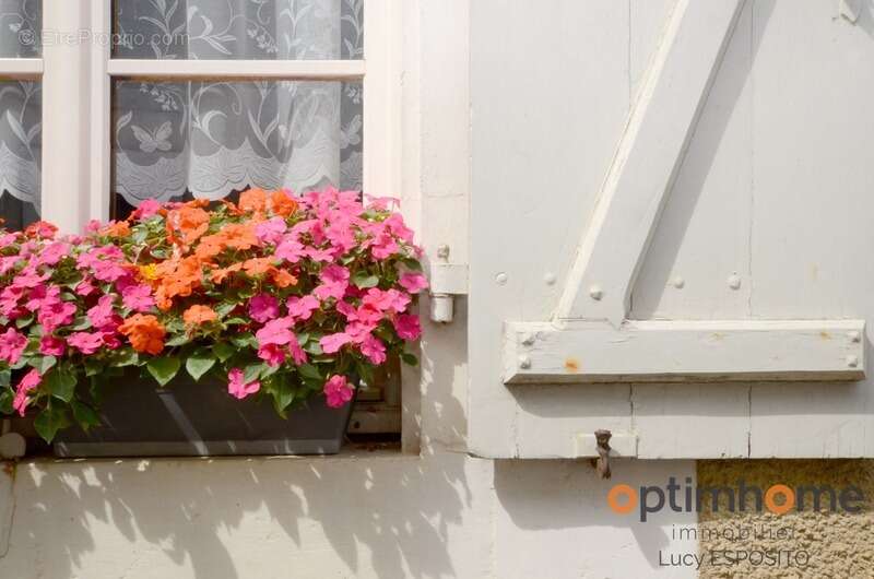 Maison à CHAMPAGNE-MOUTON