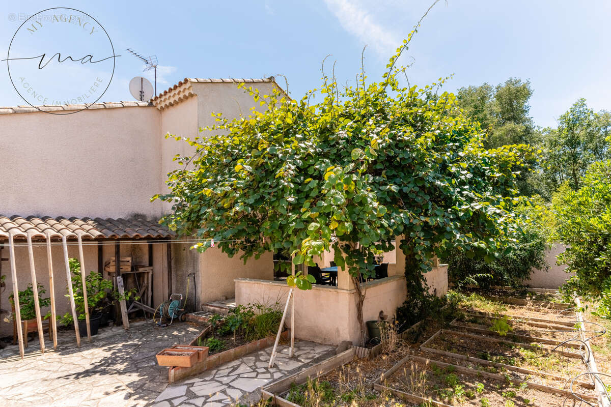 Lignan-sur-Orb   Maison de caractère 215 m2, 5 chambres, piscine, terrain 983 m2 - photo 44