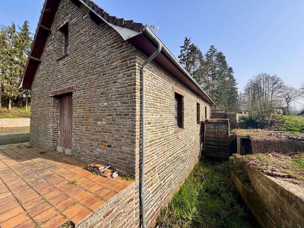 Maison à CONDE-SUR-VIRE