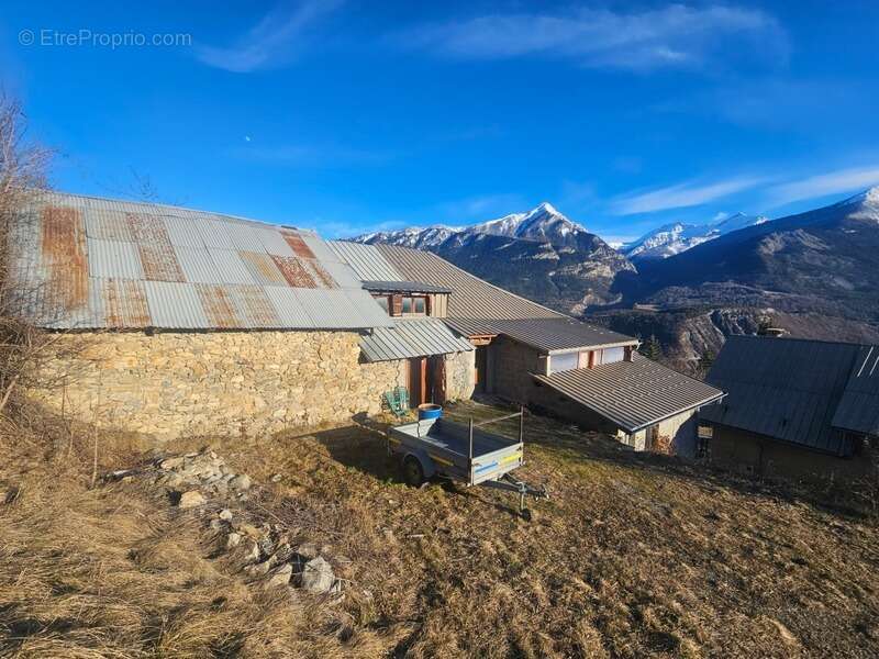 Maison à CHATEAUROUX-LES-ALPES