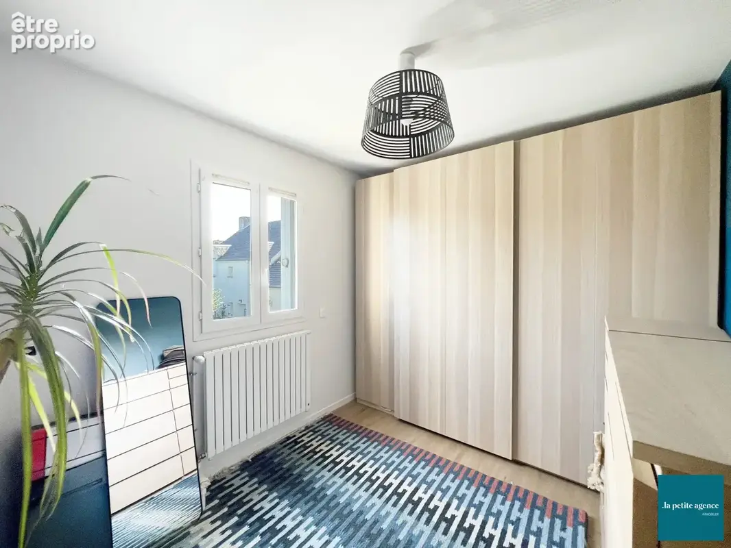 Maison 85 m² à Saint-Germain-La-Blanche-Herbe  - photo 7