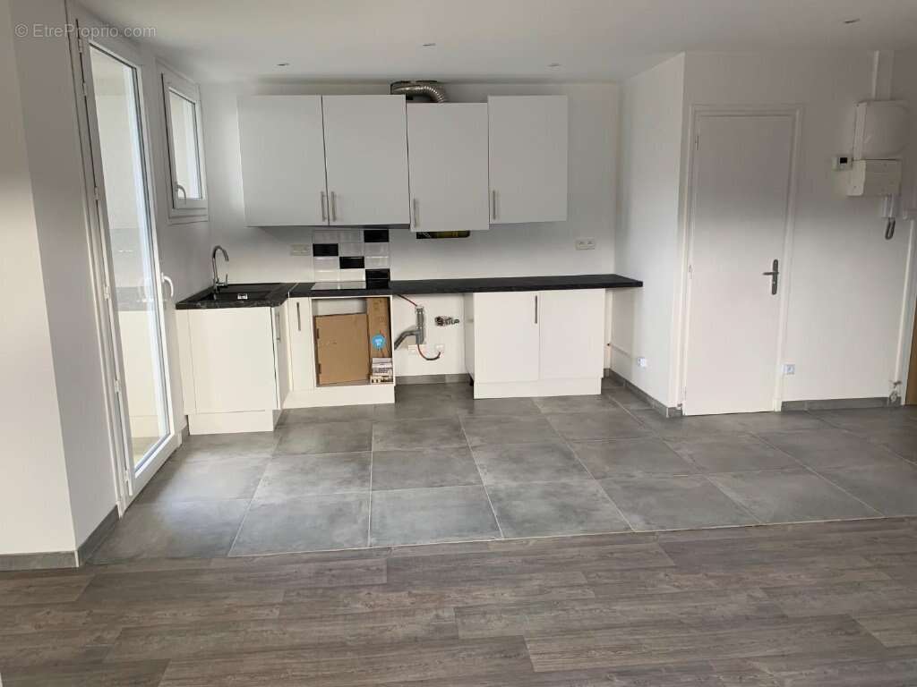 Appartement à UNIEUX