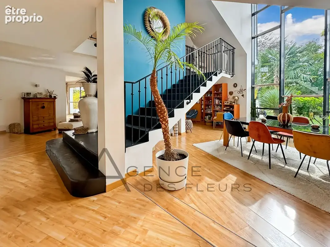 Maison d'architecte de  235 m2 - photo 2