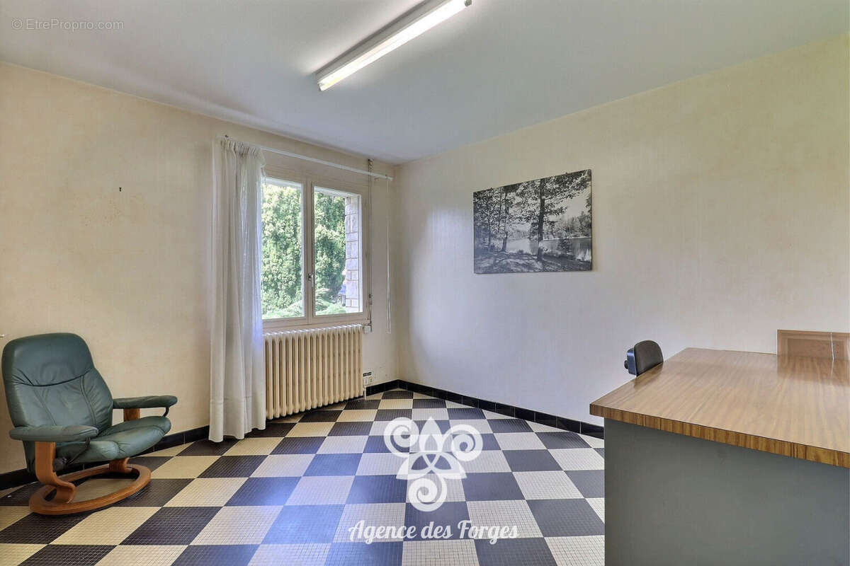 Maison à LE PUISET-DORE