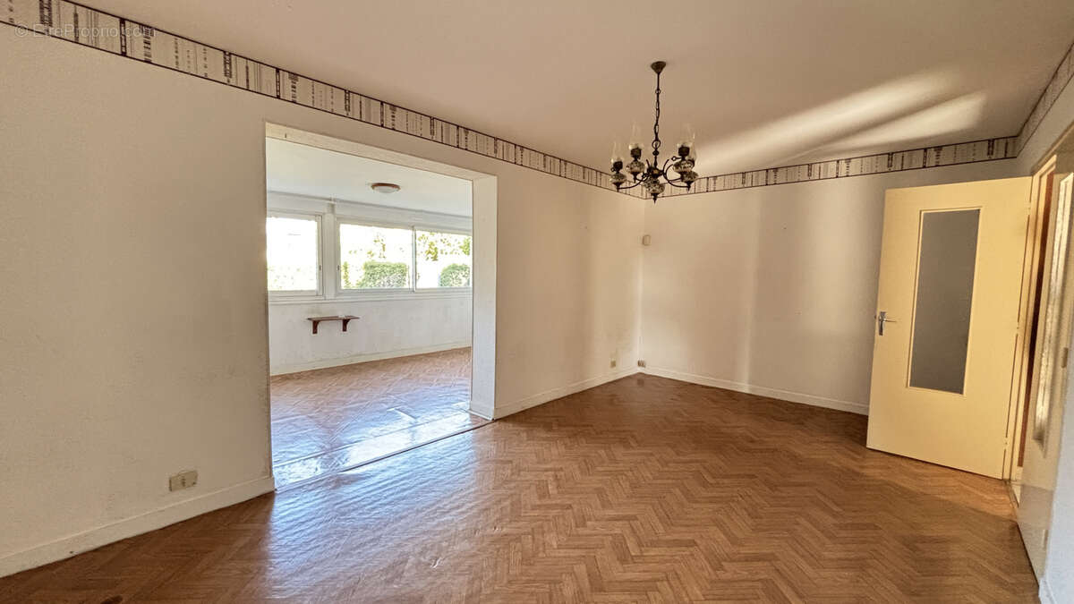 Maison à LE RELECQ-KERHUON