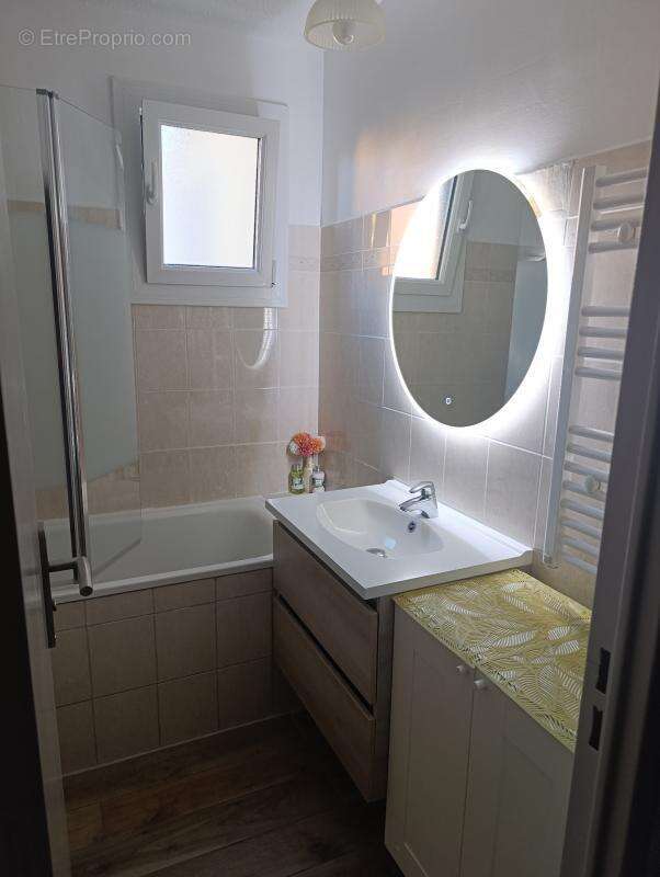 Appartement à GREOUX-LES-BAINS