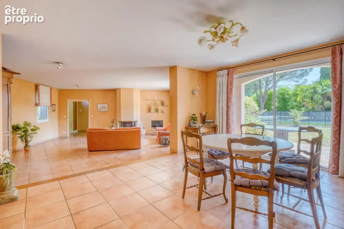 Maison 8 pièces de 261m2 parcelle de 2849m2 - photo 2