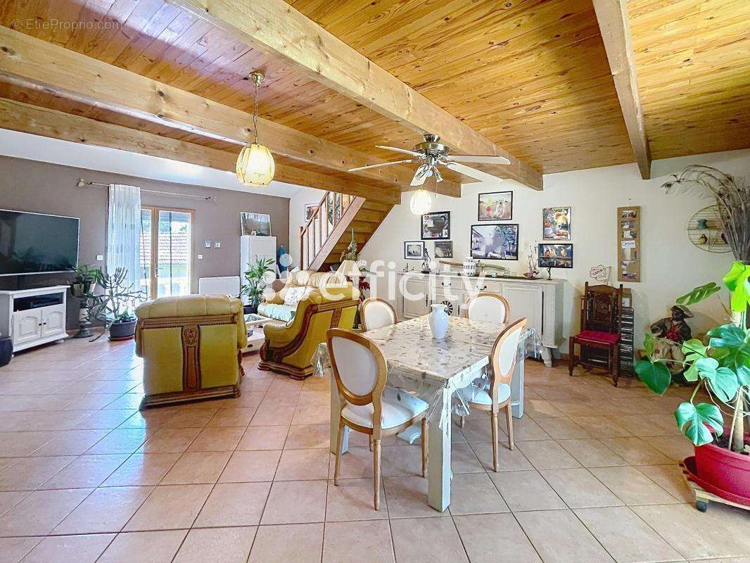 Maison à LAGORCE