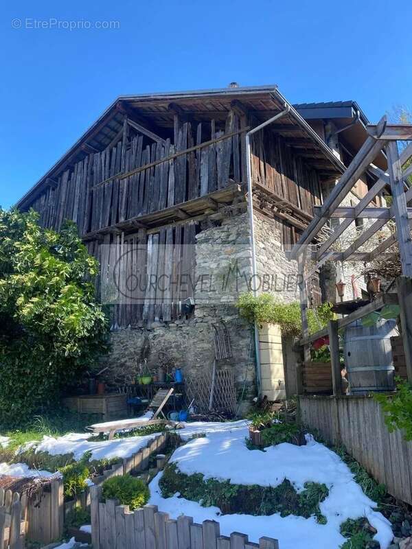 Maison à LA PERRIERE