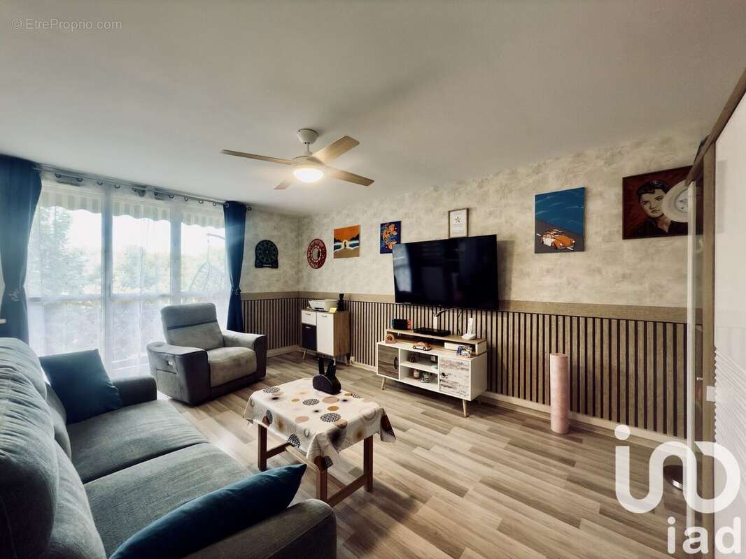 Photo 2 - Appartement à COMBS-LA-VILLE