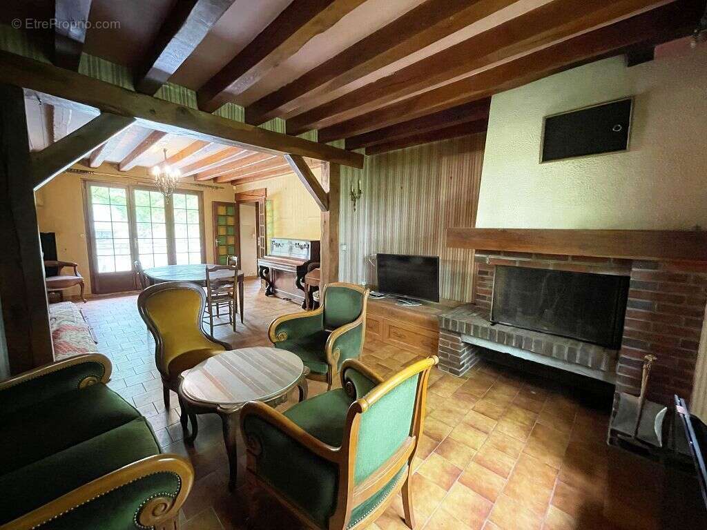 Maison à BAZOCHES-SUR-LE-BETZ