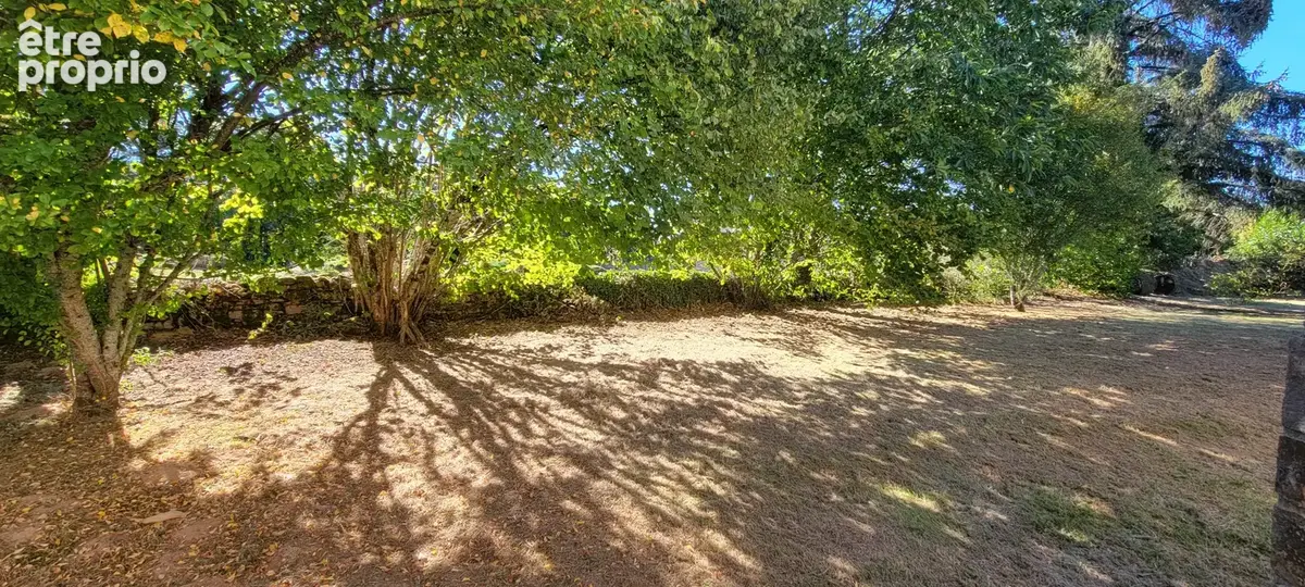 Maison familiale avec beau terrain de 3 788 m2 - photo 3