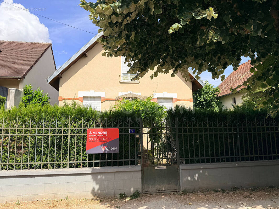 Maison Tonnerre - photo 1