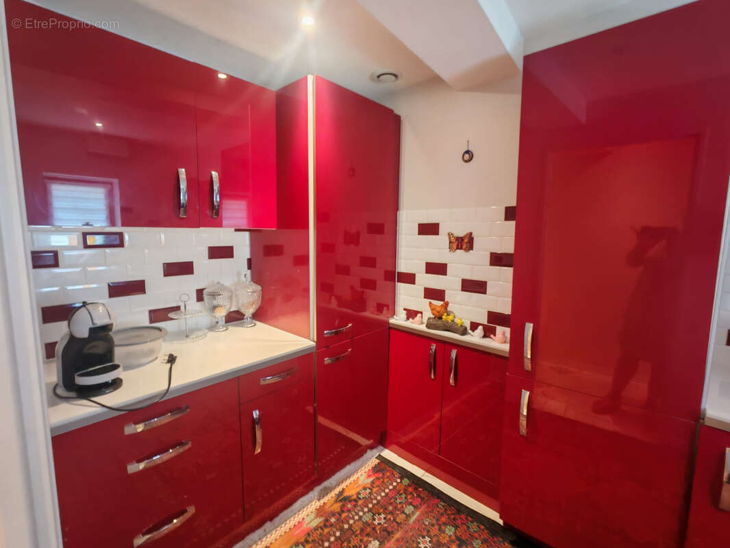 Appartement T3 avec place de parking privative et cour extérieure - photo 2