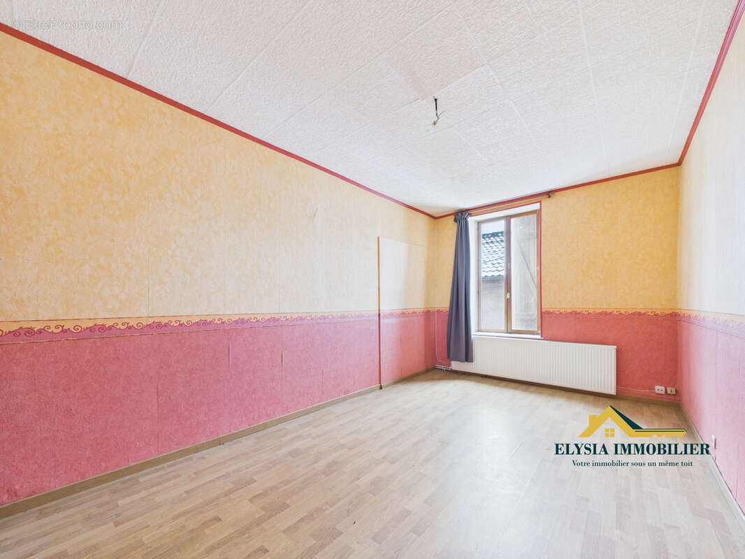 Maison à BAYONVILLE-SUR-MAD