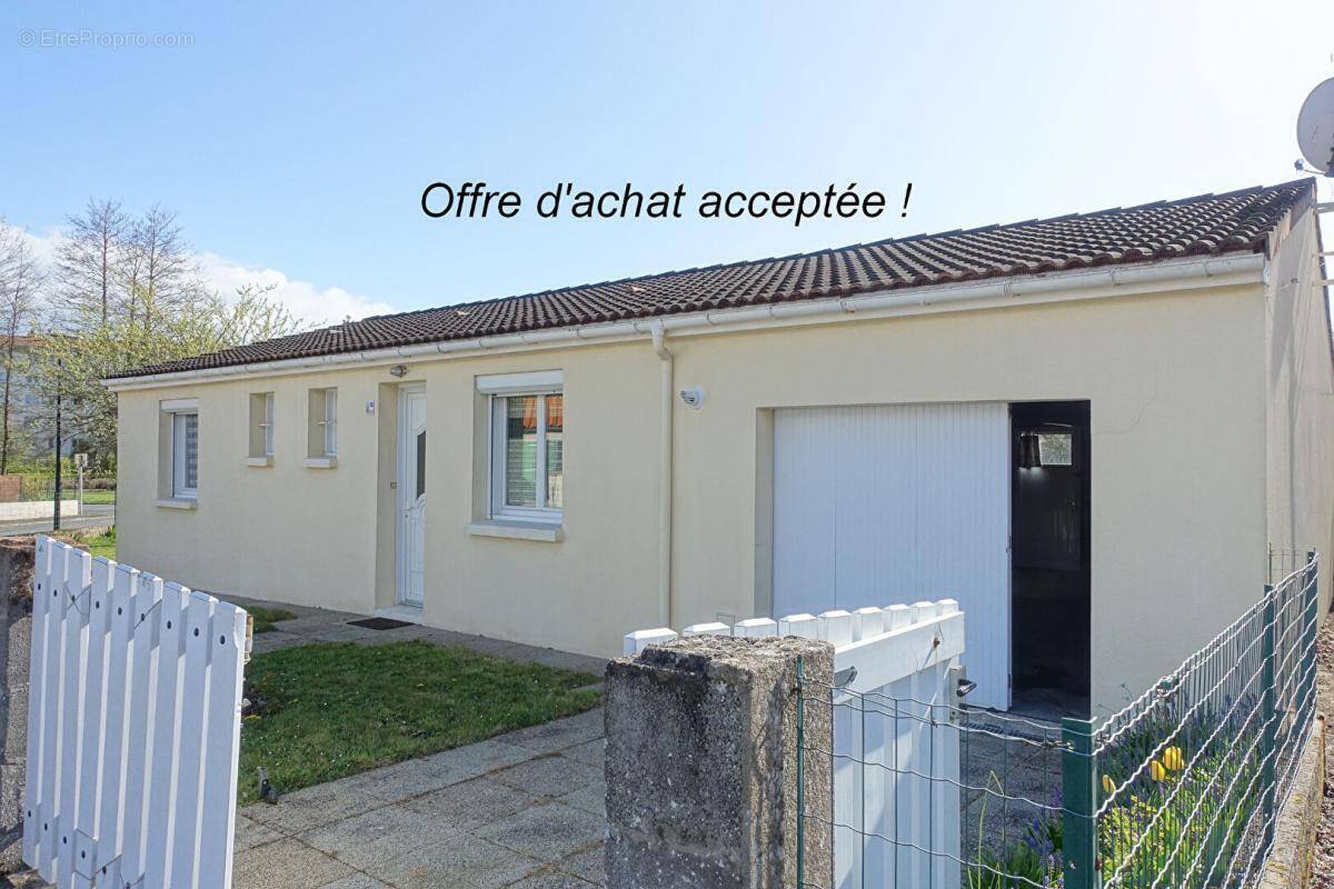 Maison à MONTAIGU