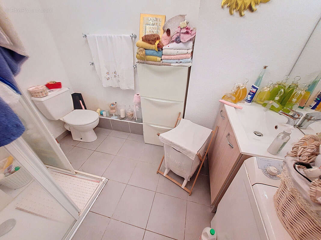Appartement à MARSEILLE-4E