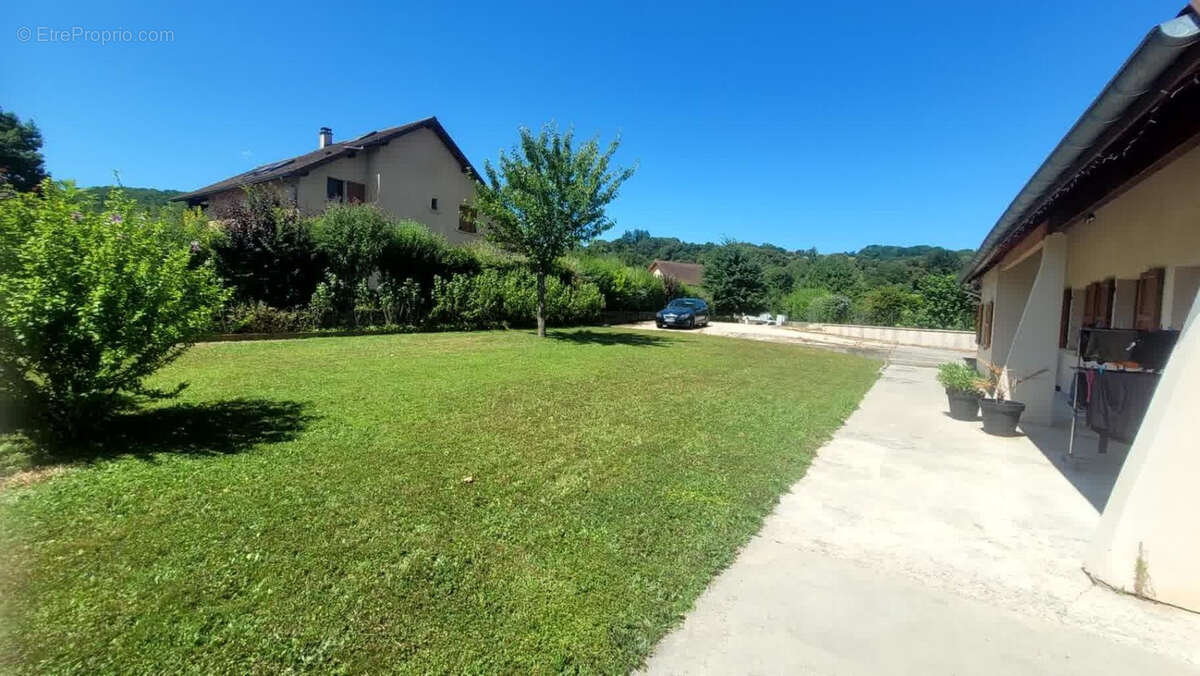 Maison à SAINT-GEOIRE-EN-VALDAINE