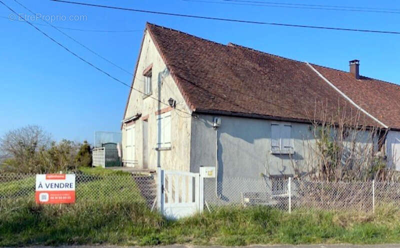 Maison à CERISIERS